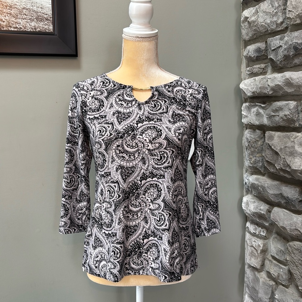 Croft & Barrow women’s long sleeve shirt, PXS, like new, black/ gray